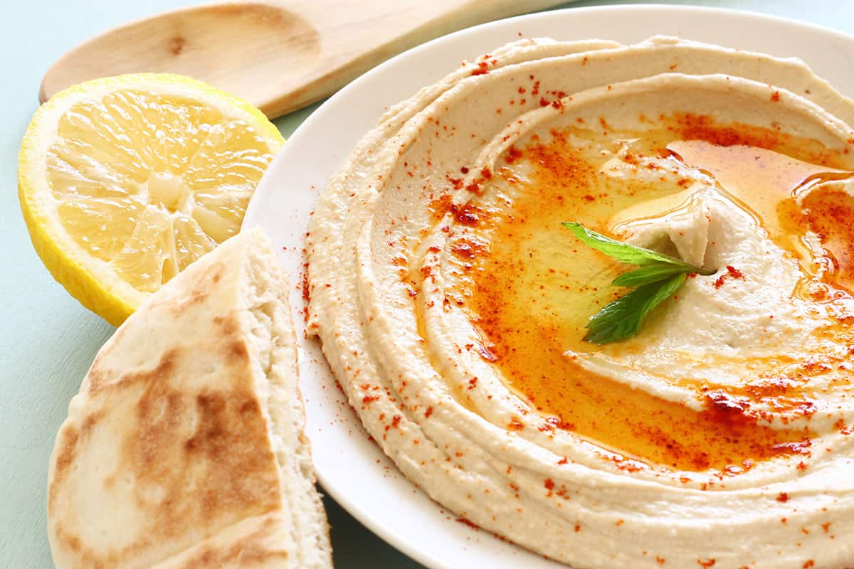 Hummus: What to eat after wisdom teeth removal
